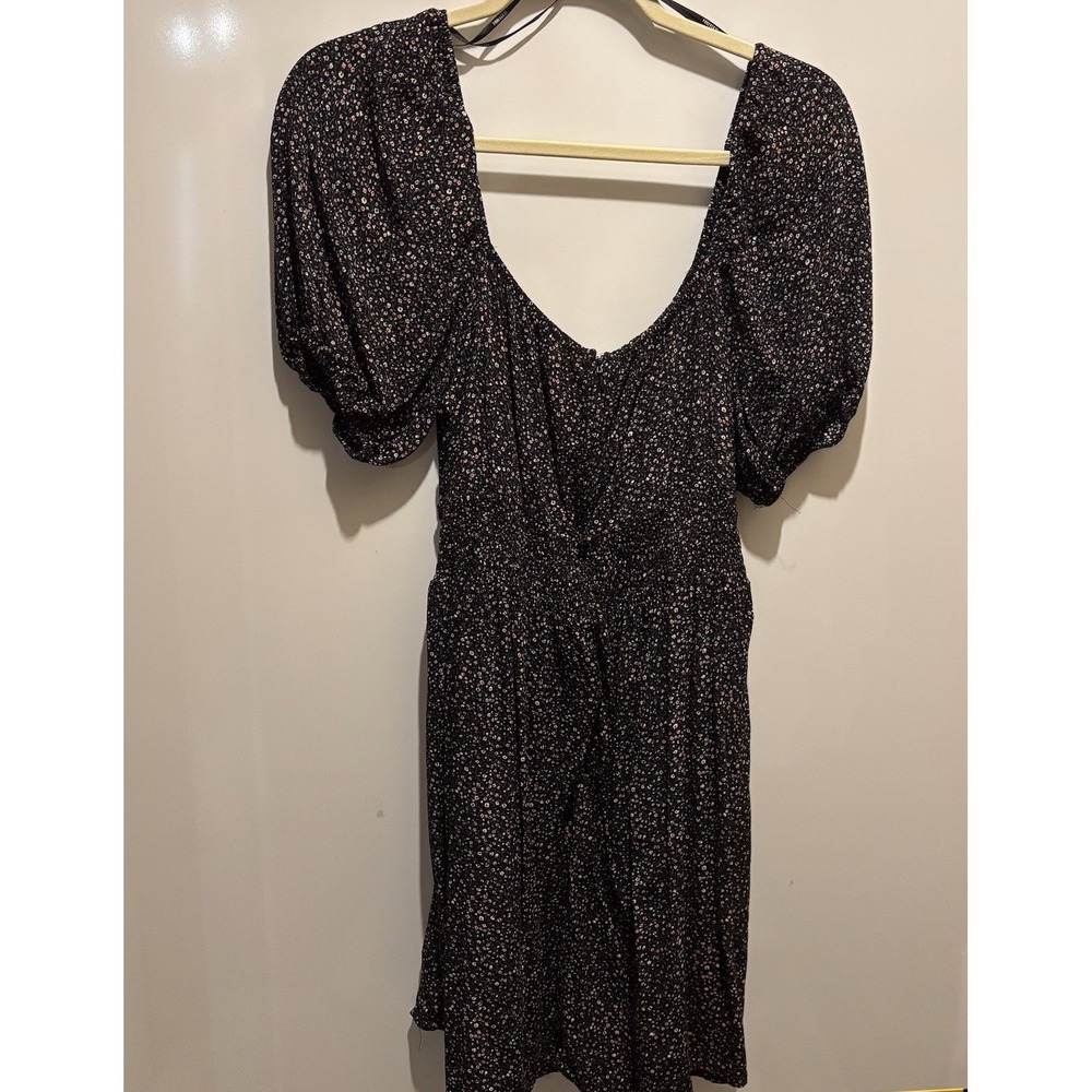 Forever 21 Size Large Dress Chest 32" Length 27" Black Floral‎